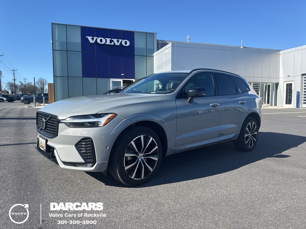 2024 Volvo XC60 B5 Plus Dark Theme AWD