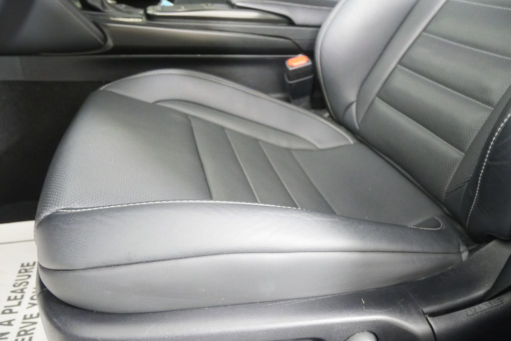 Thumbnail: 2023 Lexus IS - 9