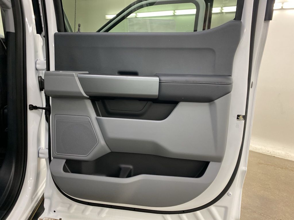 2025 Ford F-250SD XLT photo