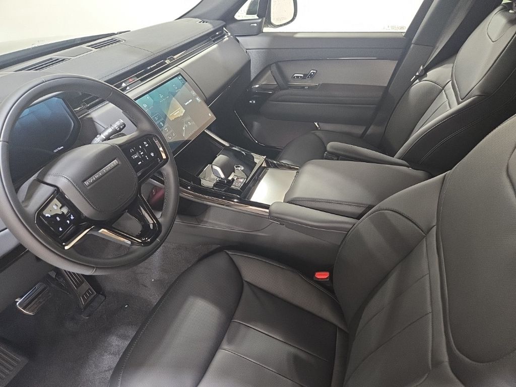 New 2026 Black Land Rover Dynamic SE image 17