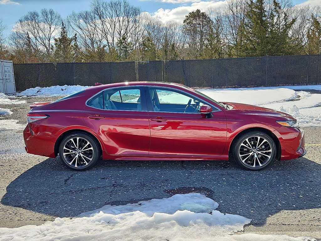 Thumbnail: 2018 Toyota Camry - 8