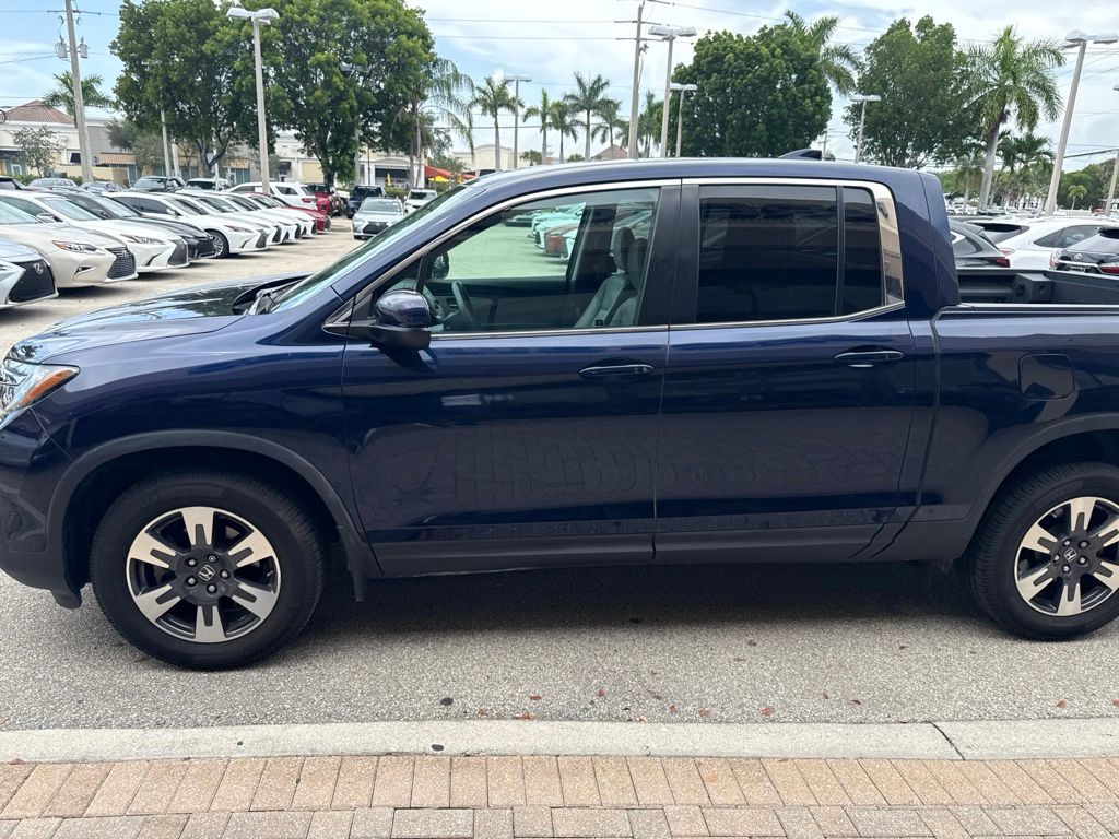 Used 2017 Blue Honda RTL image 5