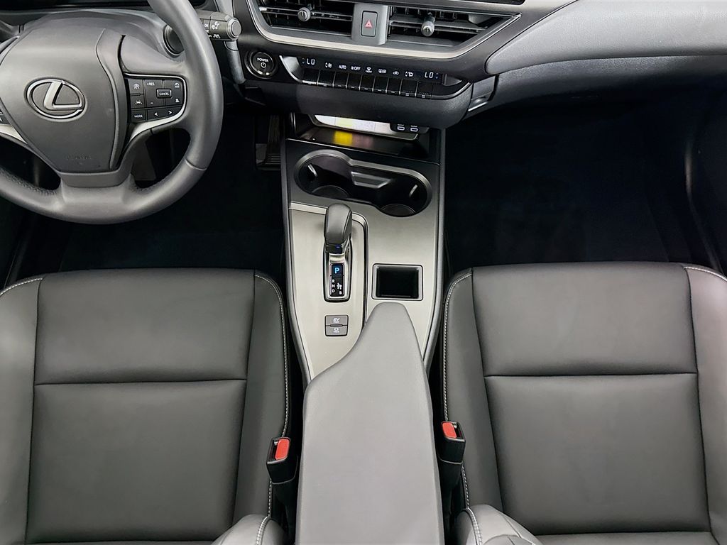 Thumbnail: 2025 Lexus UX - 16