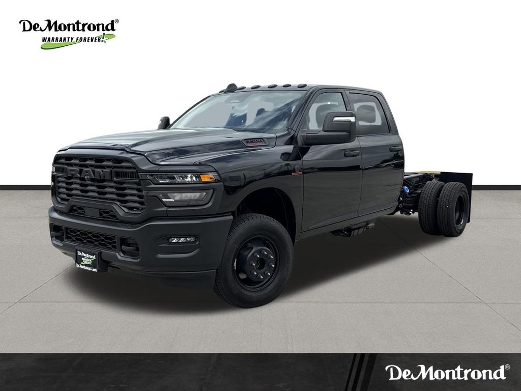 Diamond Black Crystal Pearlcoat 2026 RAM 3500 Chassis Tradesman Crew Cab LB DRW 4WD Pickup Truck Four-Wheel Drive 8-Speed Automatic