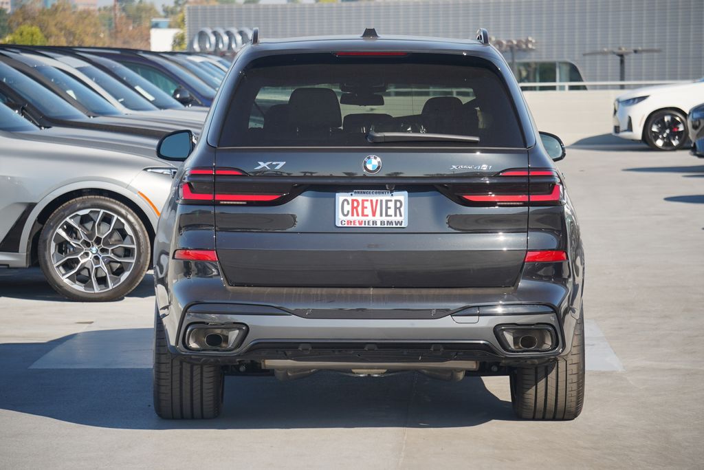 2025 BMW X7 xDrive40i 6