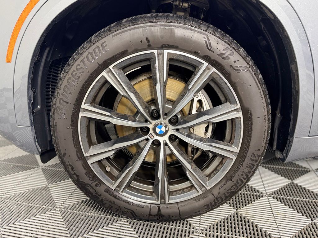 Thumbnail: 2026 BMW X5 - 11