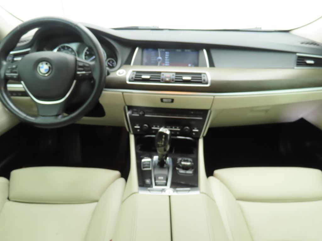 2010 BMW 5 Series 535i 13