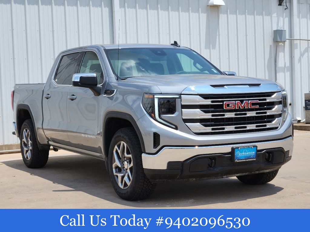 2024 GMC Sierra 1500 SLE 2