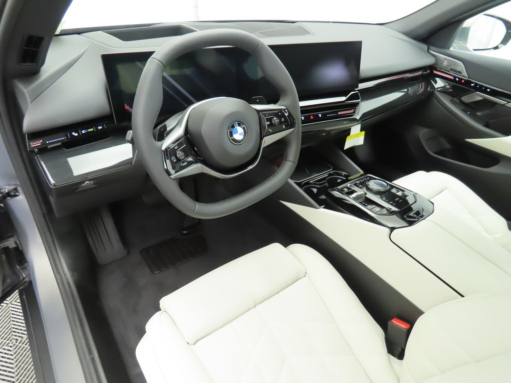 2025 BMW 5 Series 530i 9