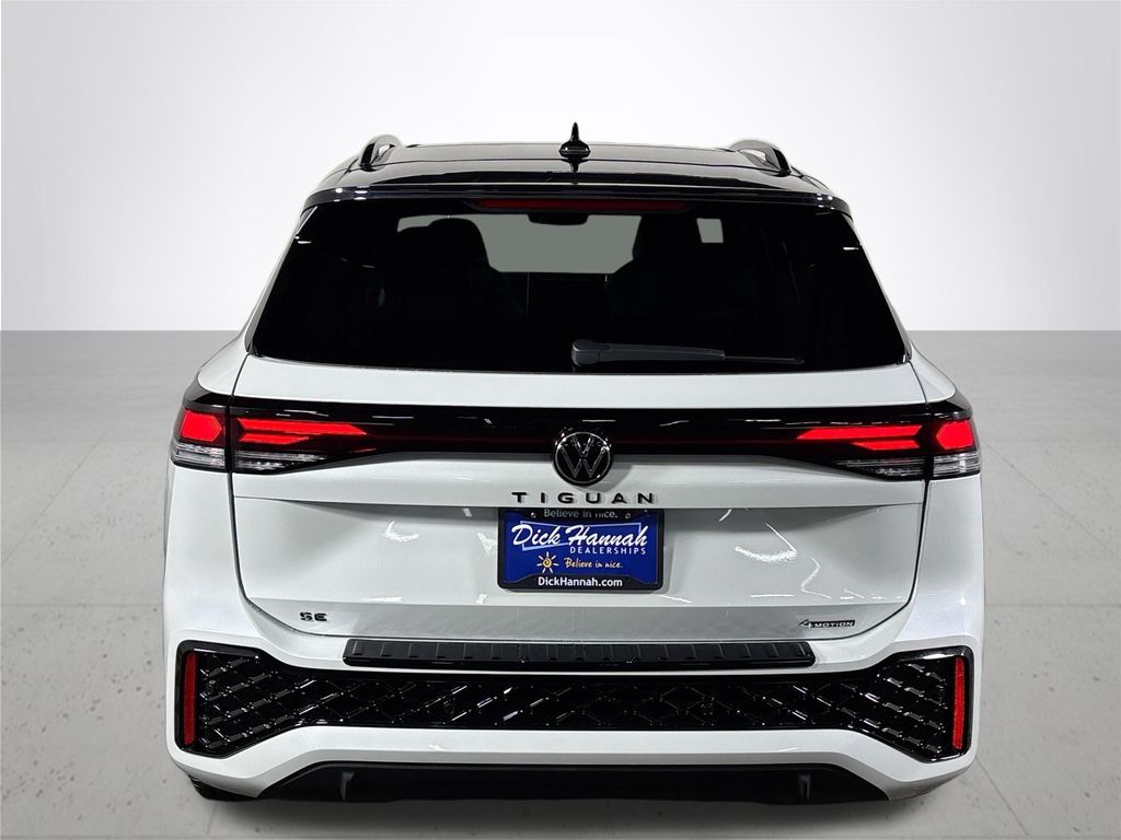 2025 Volkswagen Tiguan 2.0T SE R-Line Black