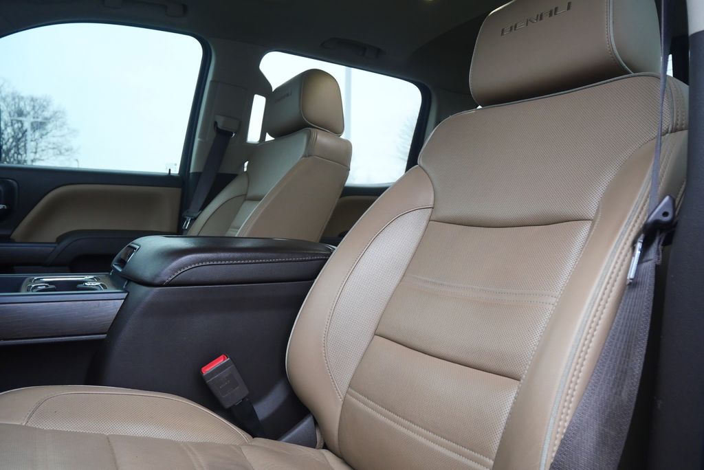 Thumbnail: 2018 GMC Sierra 2500 - 11