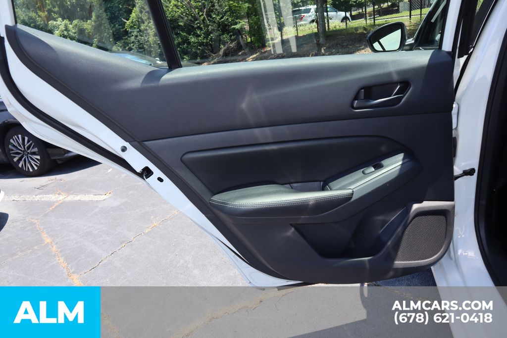 Used 2025 White Nissan 2.5 SV image 19
