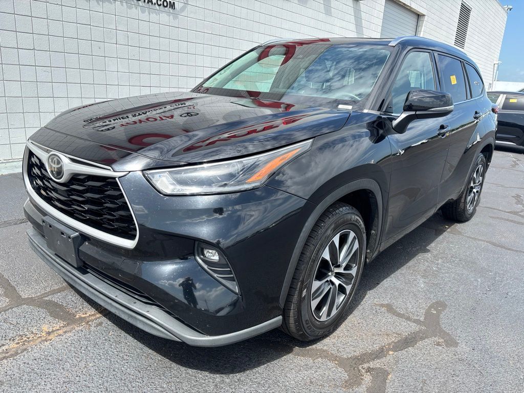 2021 Toyota Highlander XLE FWD