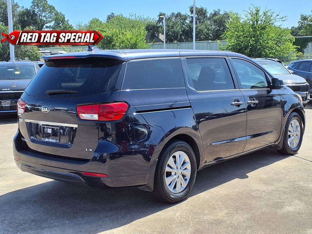 2018 Kia Sedona LX - 3