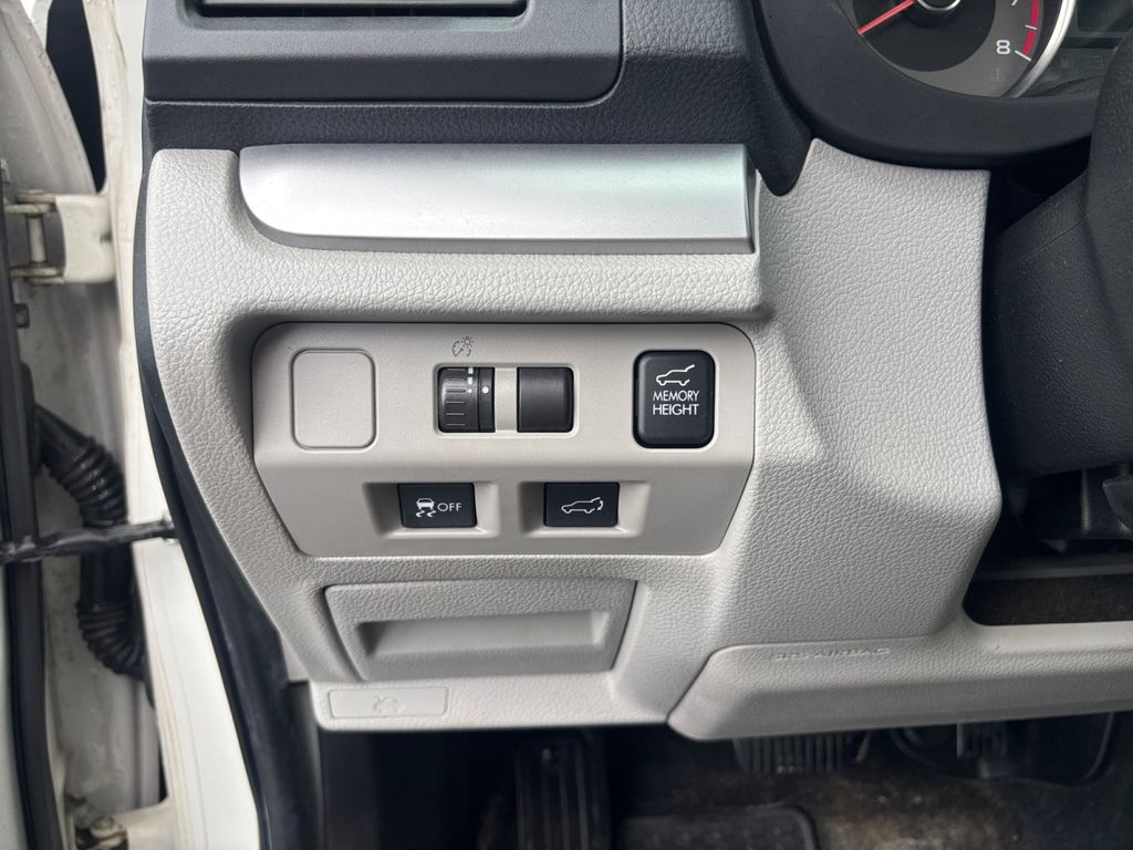 2015 Subaru Forester 2.5i Limited White at Subaru and VW of Moon Township