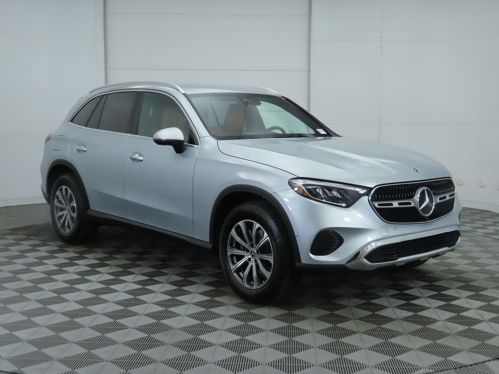 2025 Mercedes-Benz GLC 300 3
