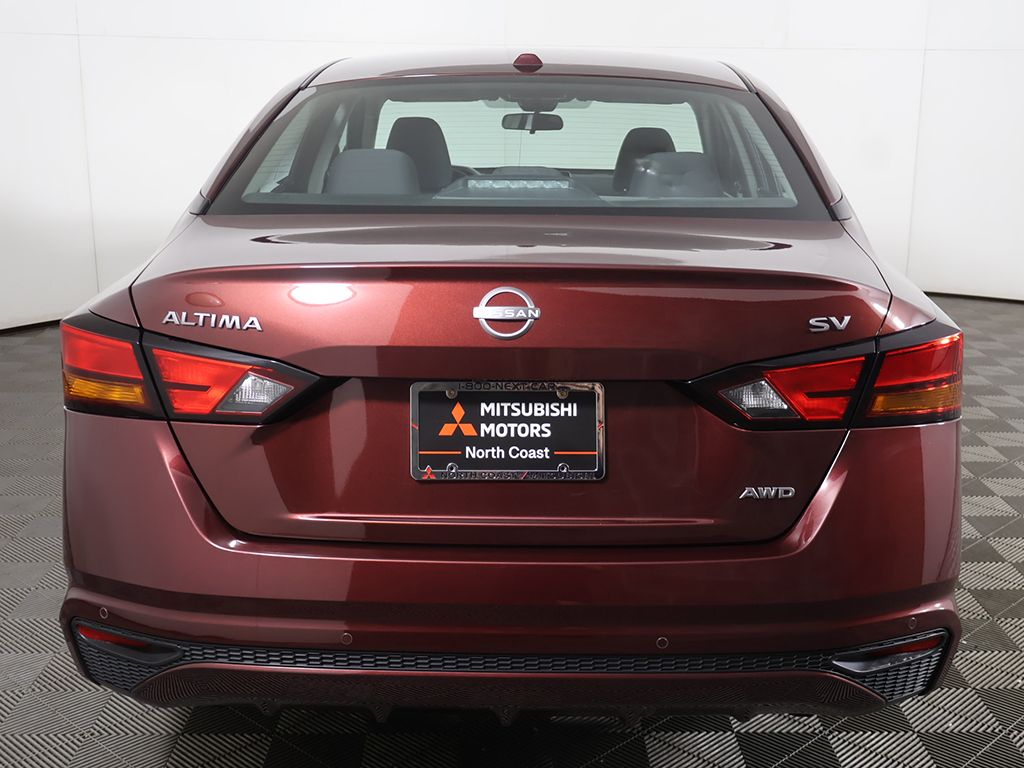 Used 2024 Red Nissan 2.5 SV image 9
