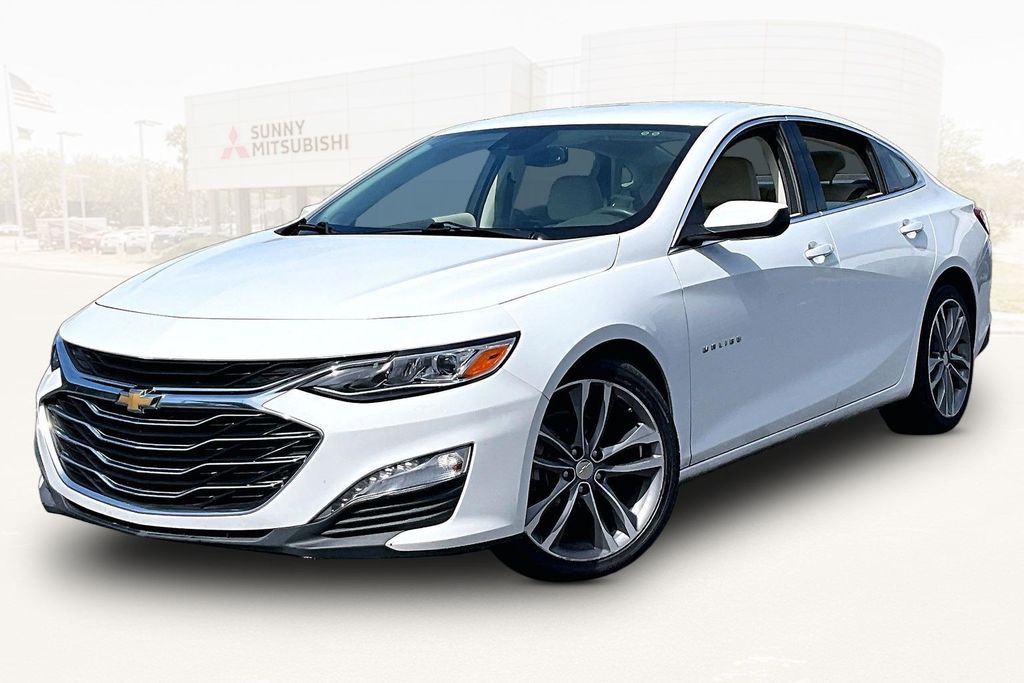 Summit White 2024 Chevrolet Malibu LT with 2LT FWD Sedan Front-Wheel Drive Continuously Variable Transmission