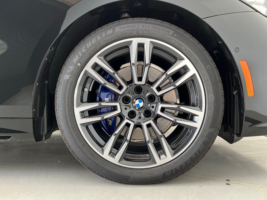 Thumbnail: 2026 BMW 5 Series - 22