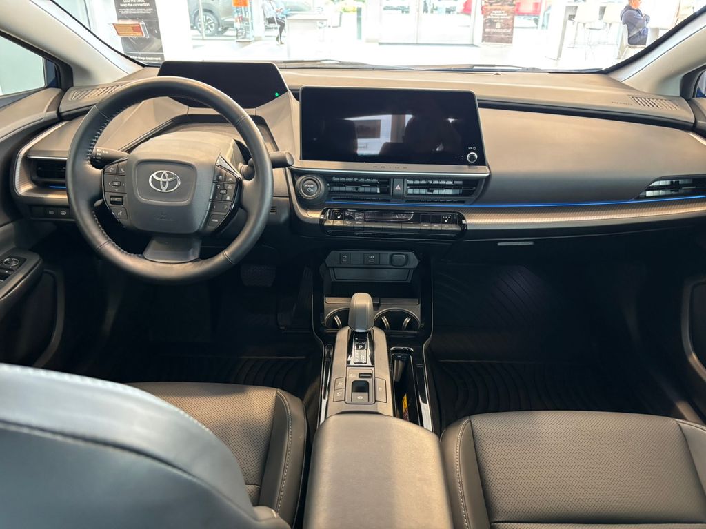 2025 Toyota Prius XLE
