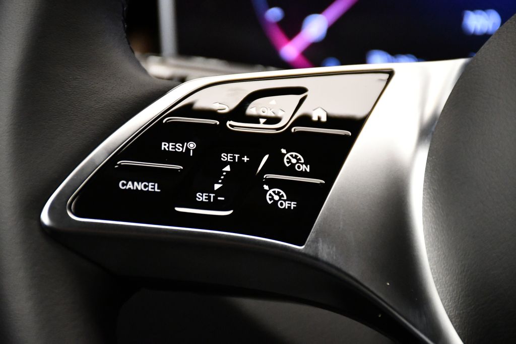 Thumbnail: 2025 Mercedes-Benz GLC - 22