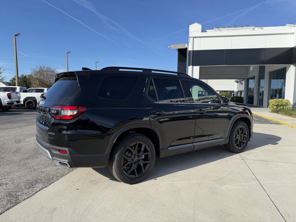 new 2025 Honda Pilot car, priced at $50,875