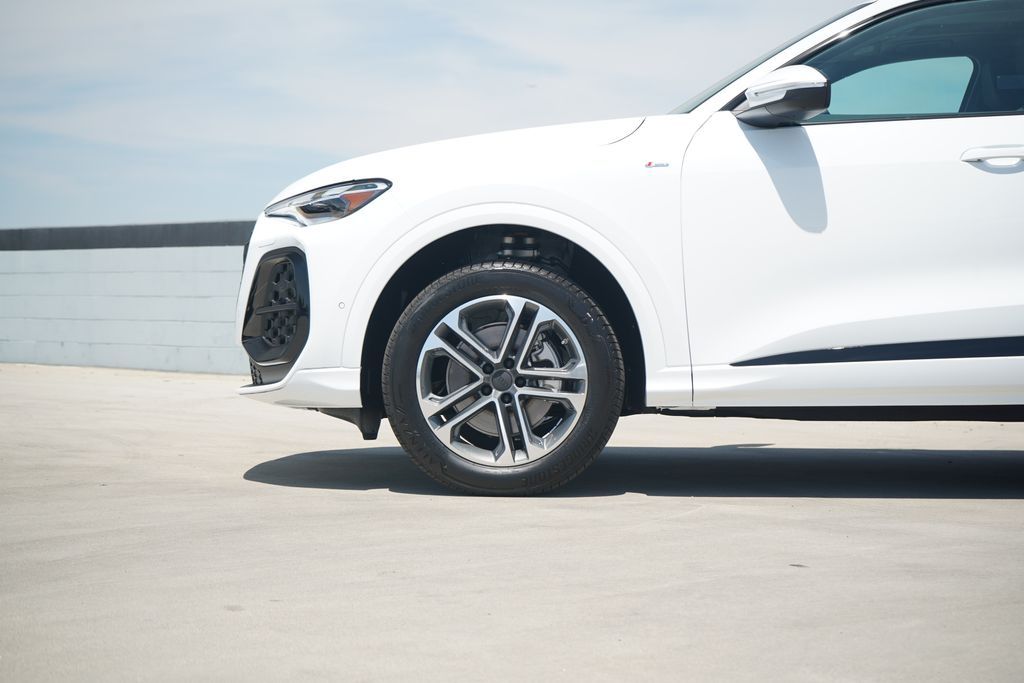 Thumbnail: 2026 Audi Q5 - 2