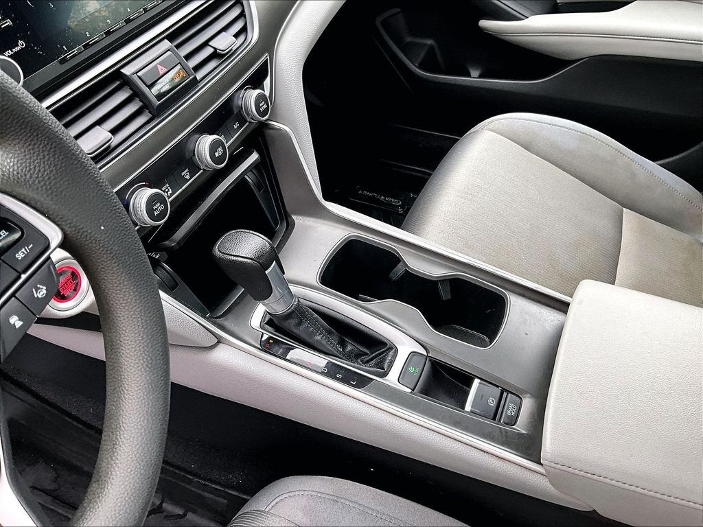 2020 Honda Accord — photo 20