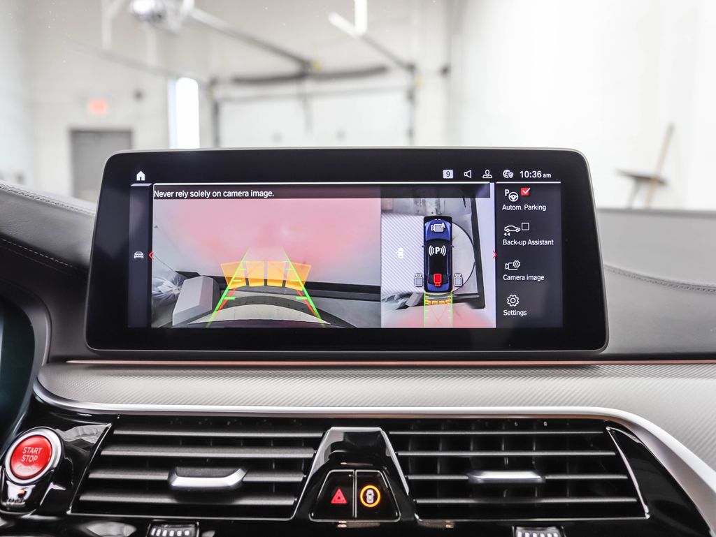 Thumbnail: 2022 BMW M5 - 17