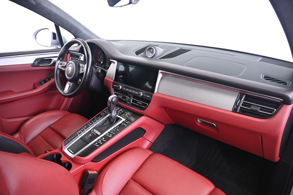 Thumbnail: 2021 Porsche Macan - 22
