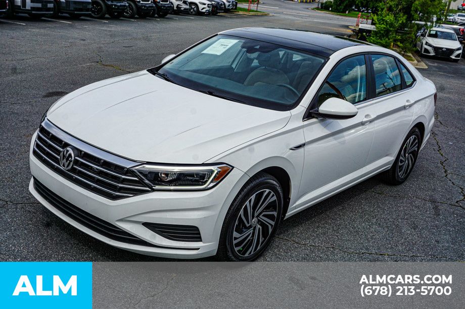 Used 2021 White Volkswagen SEL image 15