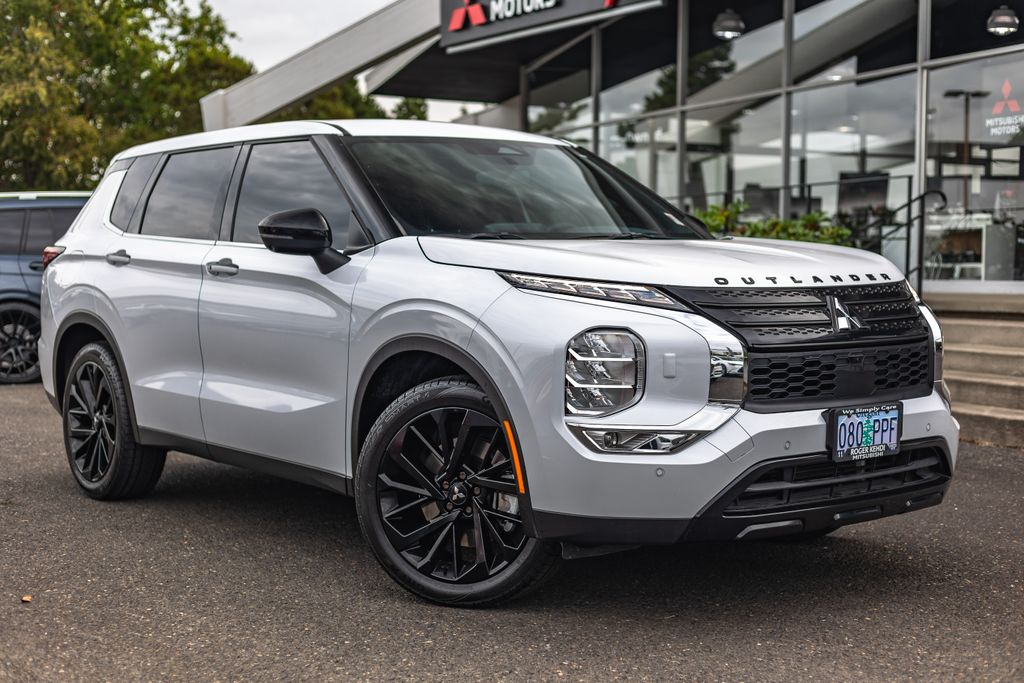White Diamond 2024 Mitsubishi Outlander SUV / Crossover All-Wheel Drive Continuously Variable Transmission