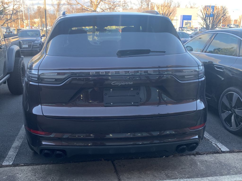 Thumbnail: 2023 Porsche Cayenne - 8