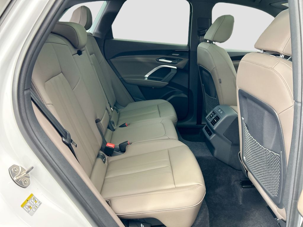 Thumbnail: 2025 Audi Q5 - 22