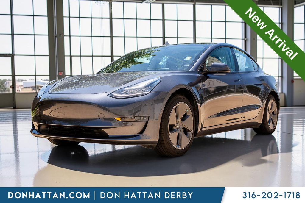 Midnight Silver Metallic 2021 Tesla Model 3 Standard Range Plus RWD Sedan Rear-Wheel Drive 1-Speed Automatic