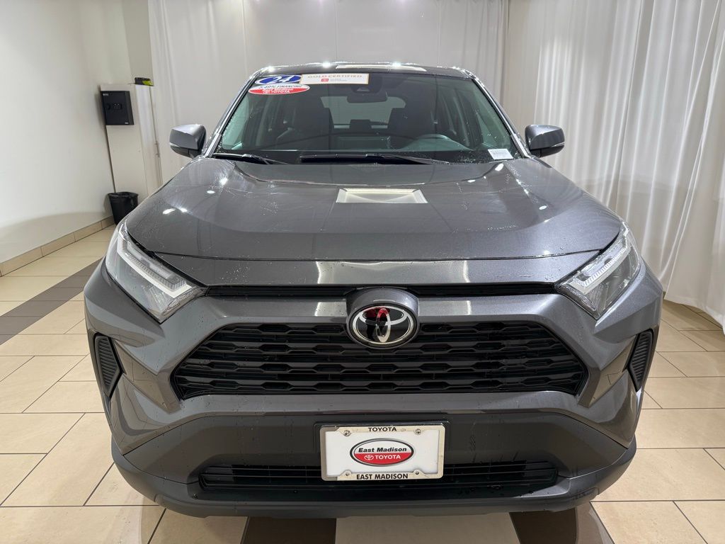 2024 Toyota RAV4 LE 8