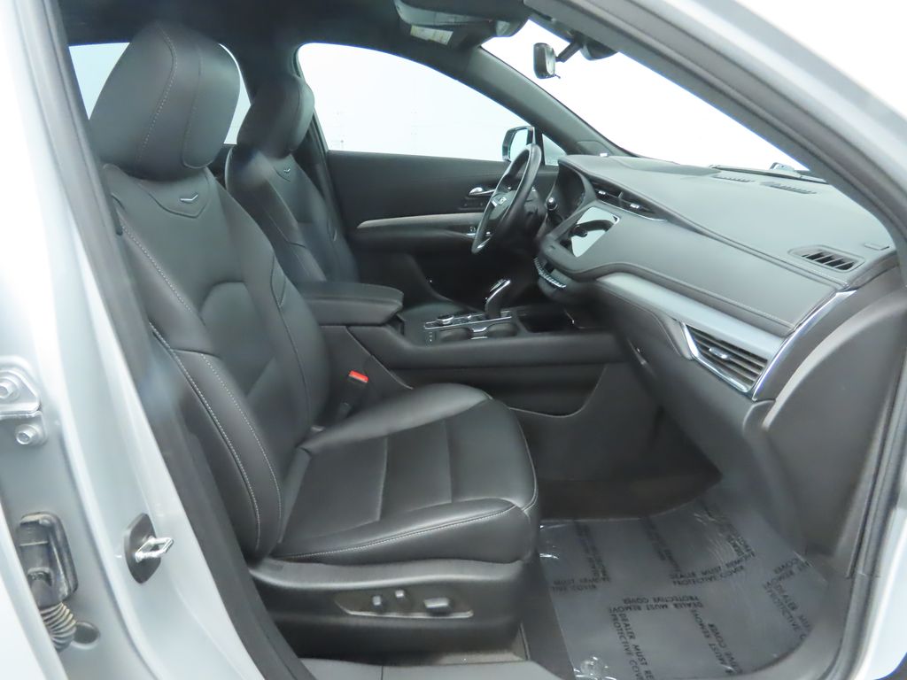 Thumbnail: 2022 Cadillac XT4 - 20