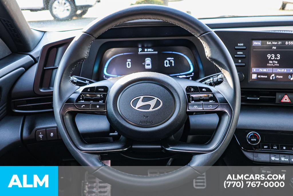 Used 2025 Red Hyundai SEL Sport image 30