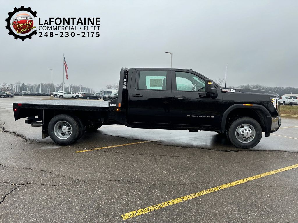 2024 GMC Sierra 3500HD Pro 32