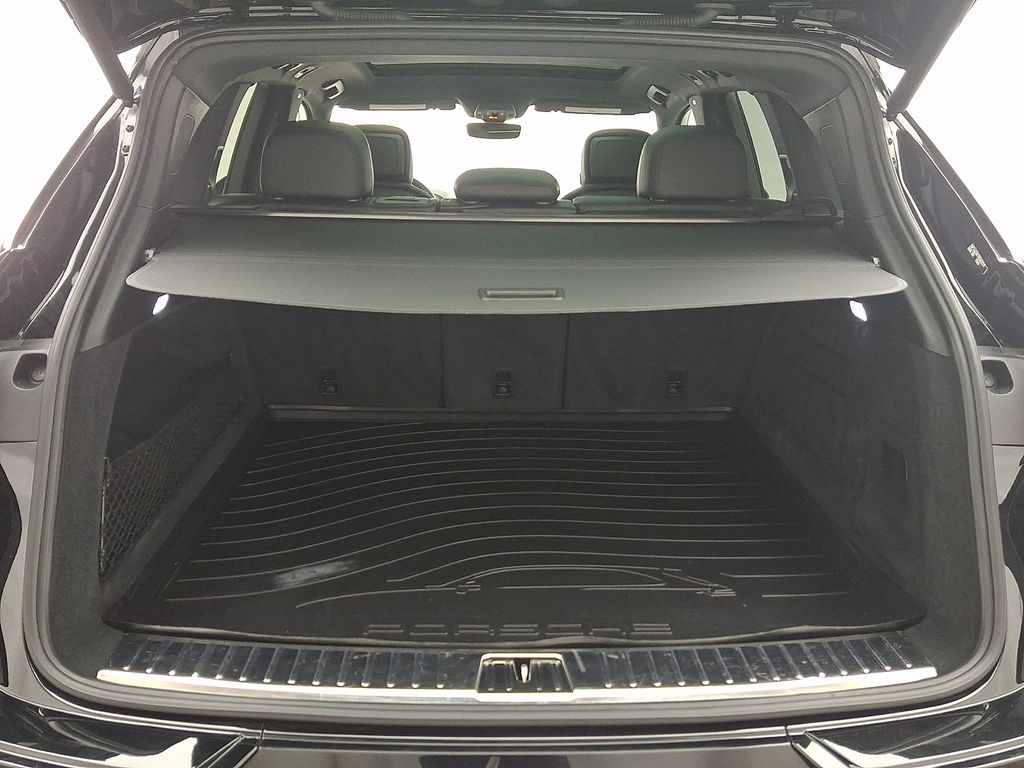 Thumbnail: 2024 Porsche Cayenne - 30