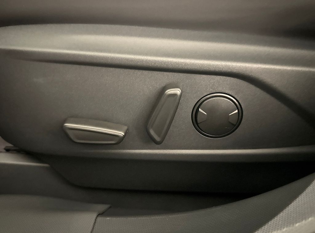 New 2026 Gray Ford Premium image 26