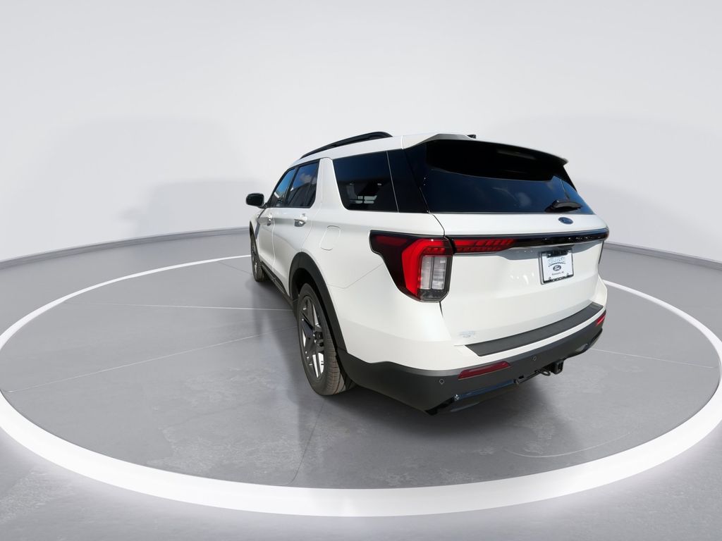New 2026 Star White Metallic Tri-Coat Ford ST-Line image 6