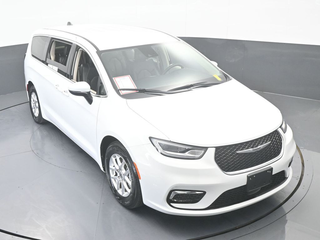 Used 2023 Bright White Clearcoat Chrysler Touring L image 54