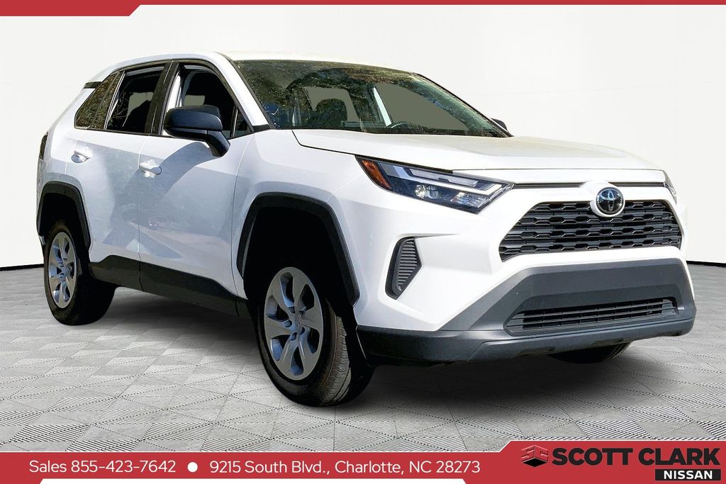 2024 Toyota RAV4 LE