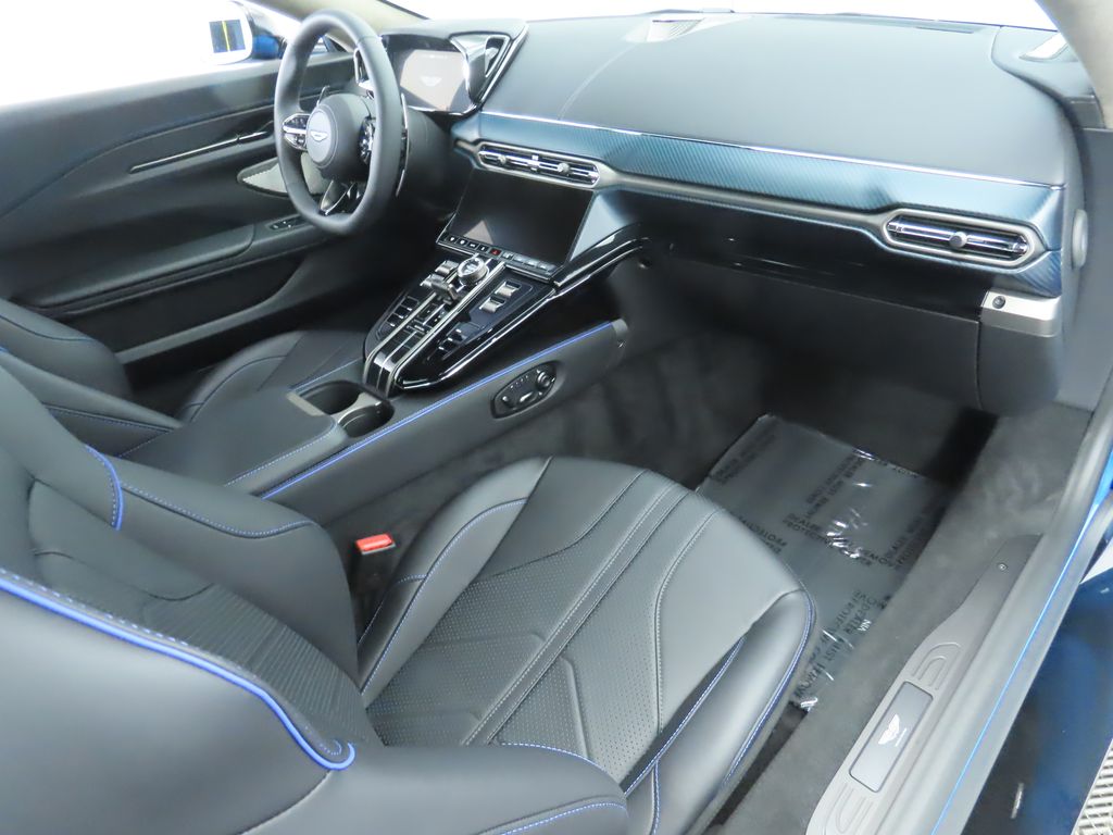 Thumbnail: 2025 Aston Martin Vantage - 18