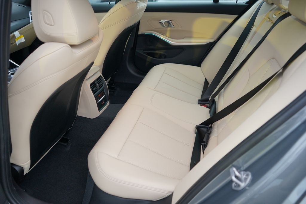 Thumbnail: 2025 BMW 3 Series - 19