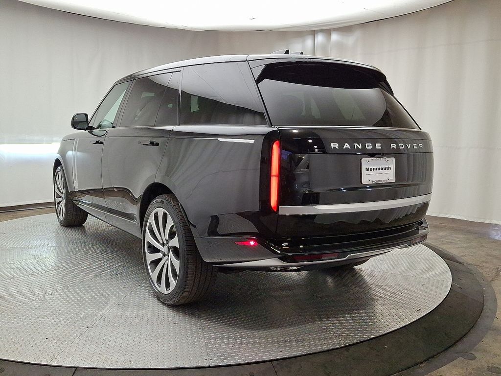 2025 Land Rover Range Rover SE 4