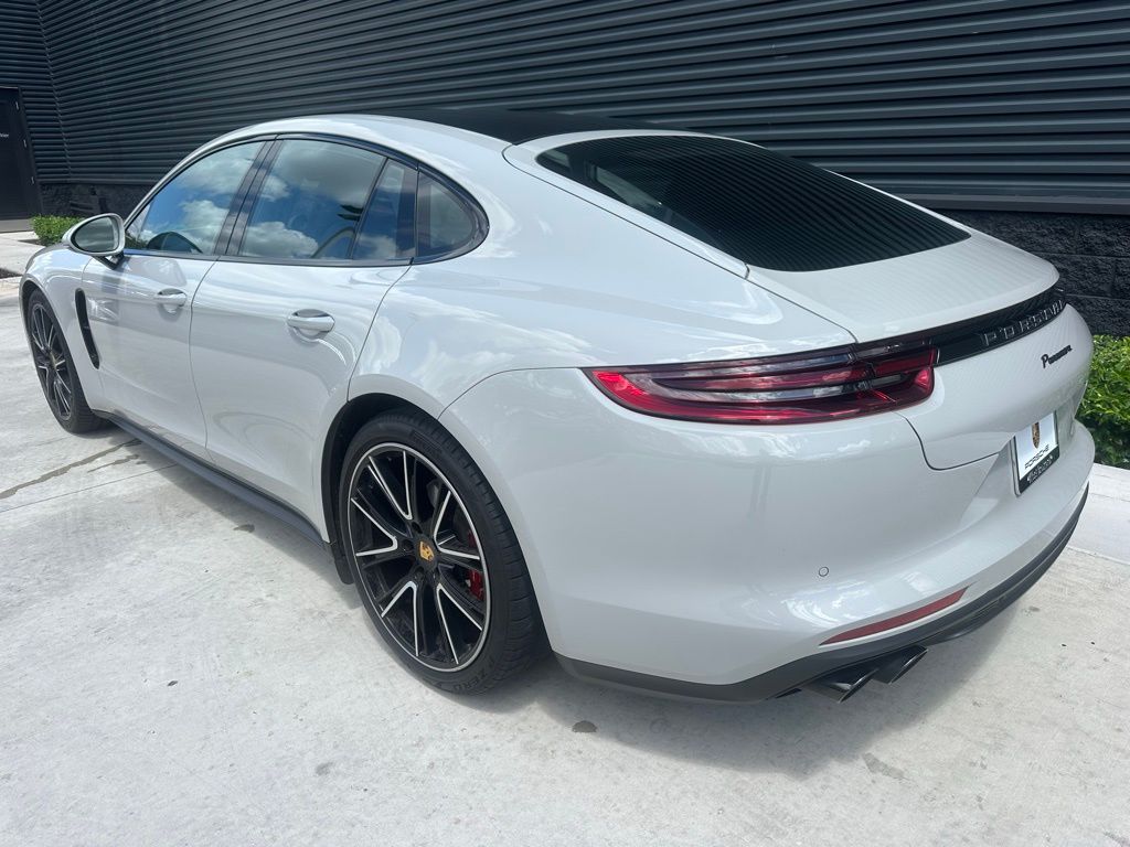 2018 Porsche Panamera  3