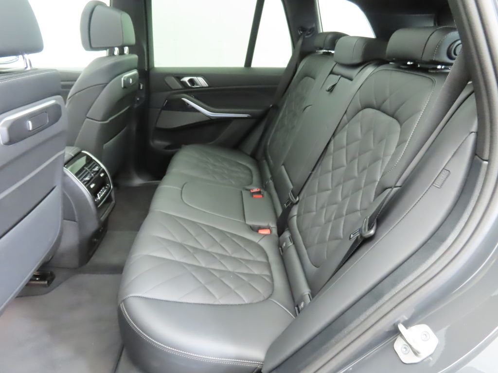 Thumbnail: 2026 BMW X5 - 21