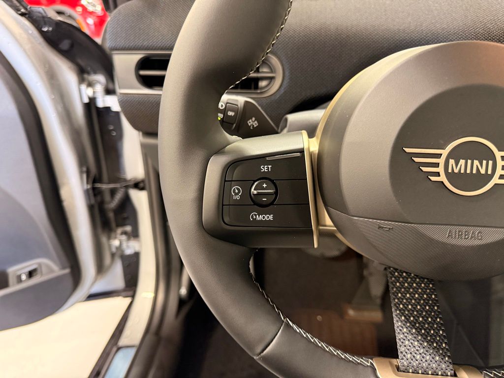 Thumbnail: 2025 MINI Cooper Hardtop - 13